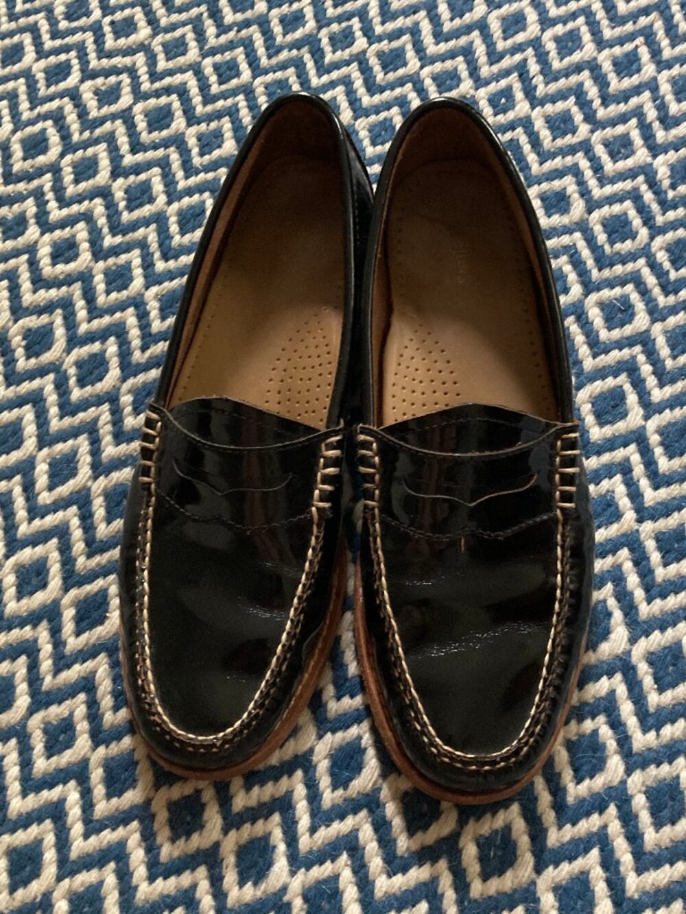 G.H. Bass & Co. Weejuns Whitney Black Patent Penny Loafers sz 9